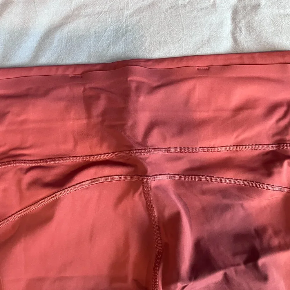 Lululemon Dusty Rose Workout Capri Legging Size 10 - Picture 4 of 11
